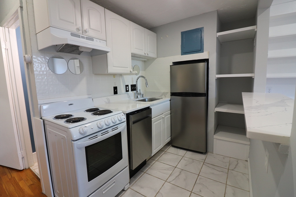 39 Irving St, Boston, Massachusetts, 1 Bedroom Bedrooms, 3 Rooms Rooms,1 BathroomBathrooms,Residential Lease,For Rent,Irving St,73496778