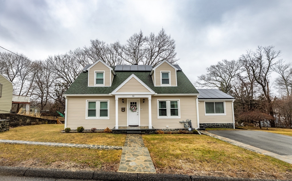 32 Farmington St, Worcester, Massachusetts, 4 Bedrooms Bedrooms, 9 Rooms Rooms,2 BathroomsBathrooms,Residential Lease,For Rent,Farmington St,73496683