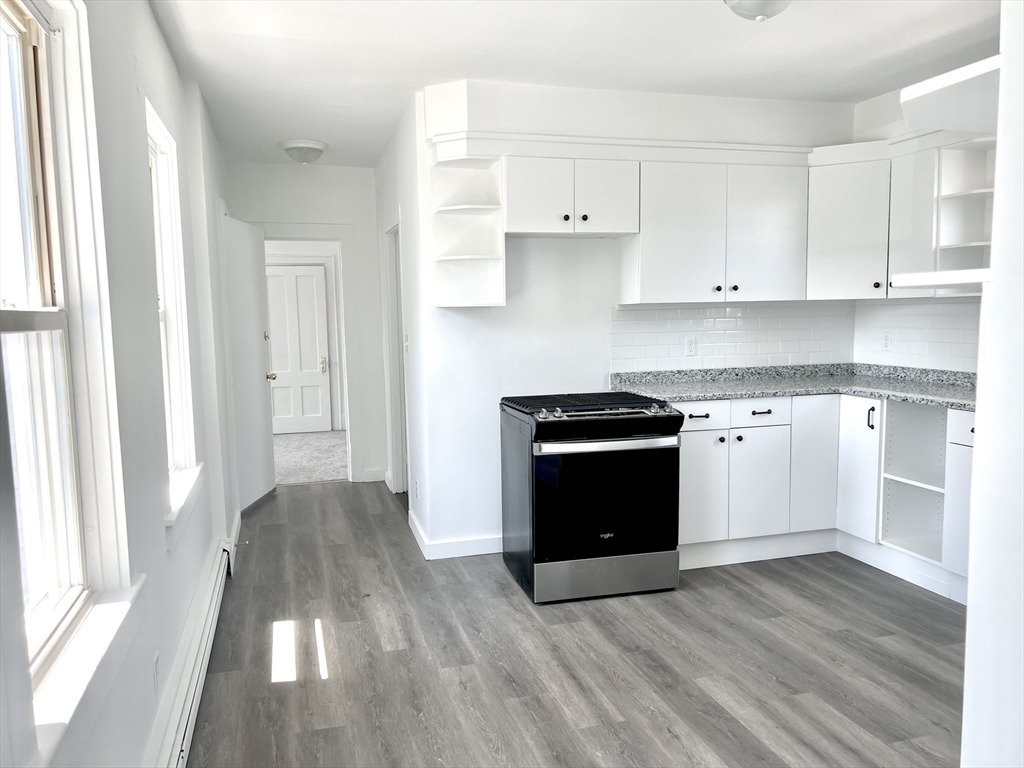 17 Church St, Taunton, Massachusetts, 2 Bedrooms Bedrooms, 5 Rooms Rooms,1 BathroomBathrooms,Residential Lease,For Rent,Church St,73496797