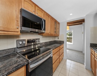 120 Commercial St, Boston, Massachusetts, 2 Bedrooms Bedrooms, 4 Rooms Rooms,1 BathroomBathrooms,Residential Lease,For Rent,Commercial St,73496803