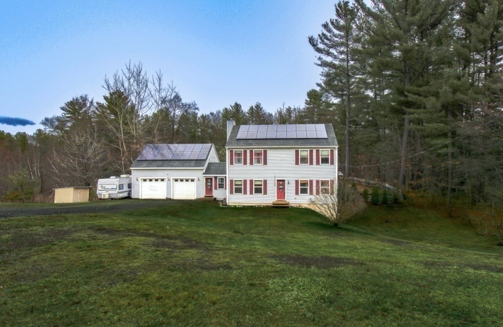 261 Greenwich Rd, Ware, Massachusetts, 3 Bedrooms Bedrooms, 6 Rooms Rooms,1.5 BathroomsBathrooms,Residential,For Sale,Greenwich Rd,73496568