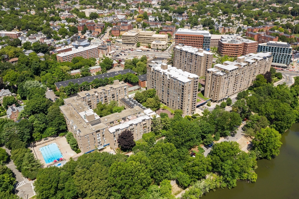 99 Pond Ave, Brookline, Massachusetts, 2 Bedrooms Bedrooms, 4 Rooms Rooms,2 BathroomsBathrooms,Residential,For Sale,Pond Ave,73496818