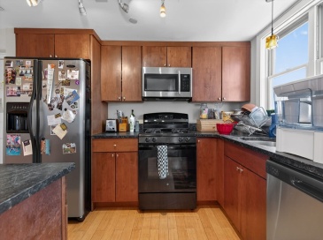 2 Boylston, Boston, Massachusetts, 3 Bedrooms Bedrooms, 5 Rooms Rooms,2 BathroomsBathrooms,Residential,For Sale,Boylston,73496825