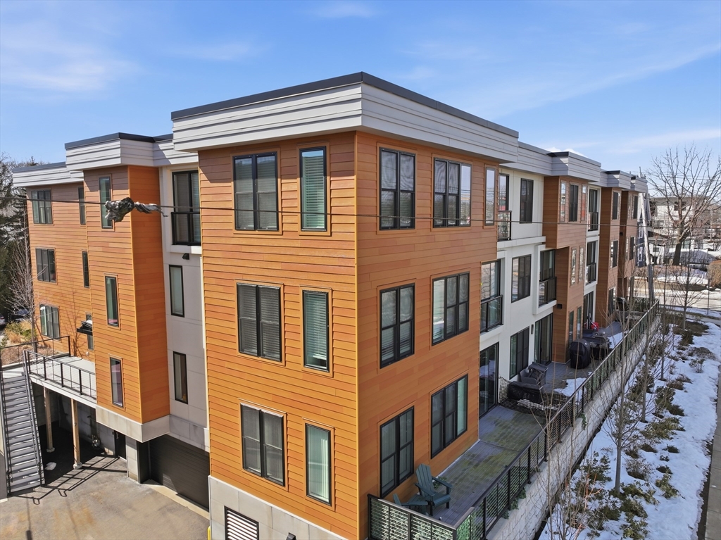 68 Los Angeles, Newton, Massachusetts, 3 Bedrooms Bedrooms, 5 Rooms Rooms,2 BathroomsBathrooms,Residential,For Sale,Los Angeles,73496835