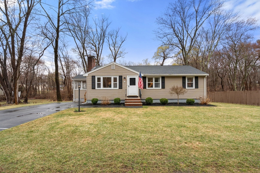 9 Stoneybrook Rd, Burlington, Massachusetts, 3 Bedrooms Bedrooms, 5 Rooms Rooms,1 BathroomBathrooms,Residential,For Sale,Stoneybrook Rd,73496800