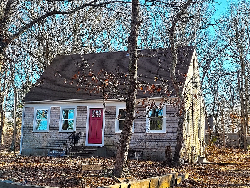 14 South Yarmouth Rd, Dennis, Massachusetts, 3 Bedrooms Bedrooms, 6 Rooms Rooms,1.5 BathroomsBathrooms,Residential,For Sale,South Yarmouth Rd,73496843