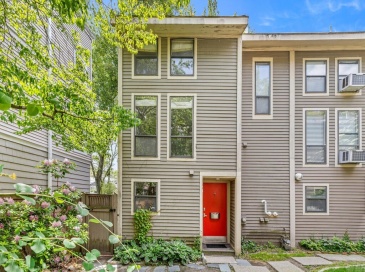 18 Bay Street, Cambridge, Massachusetts, 3 Bedrooms Bedrooms, 6 Rooms Rooms,2 BathroomsBathrooms,Residential Lease,For Rent,Bay Street,73492127