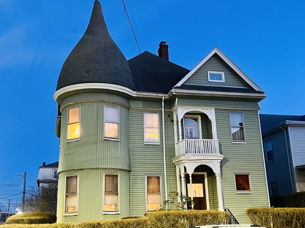 57 Clark Ave, Chelsea, Massachusetts, 5 Bedrooms Bedrooms, 11 Rooms Rooms,1.5 BathroomsBathrooms,Residential,For Sale,Clark Ave,73496850