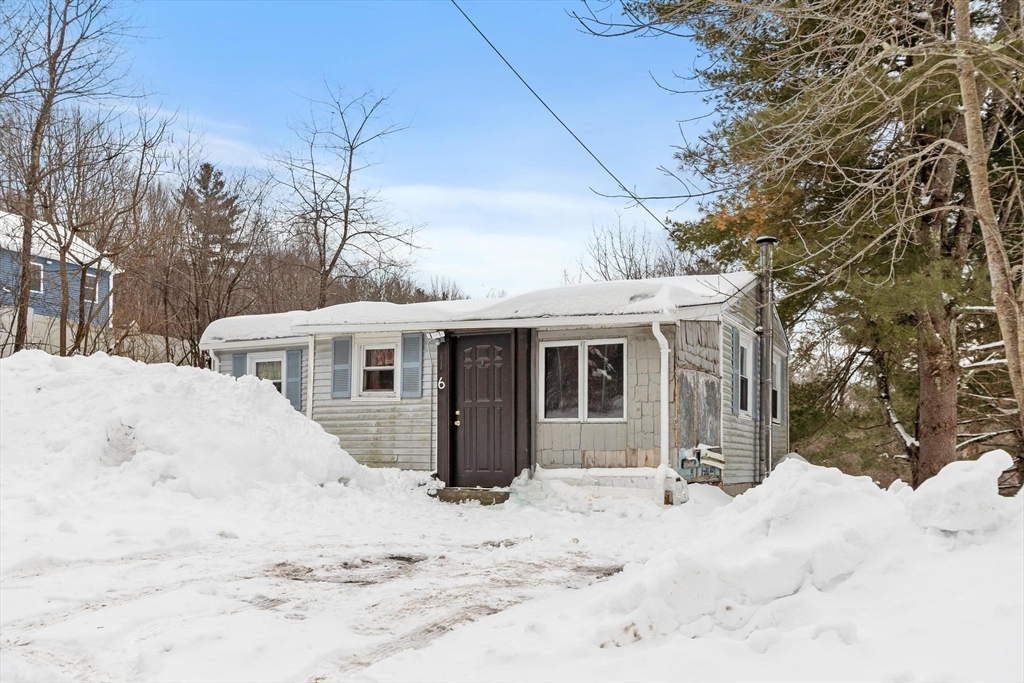 6 Henry Rd, Wales, Massachusetts, 2 Bedrooms Bedrooms, 4 Rooms Rooms,1.5 BathroomsBathrooms,Residential,For Sale,Henry Rd,73481486