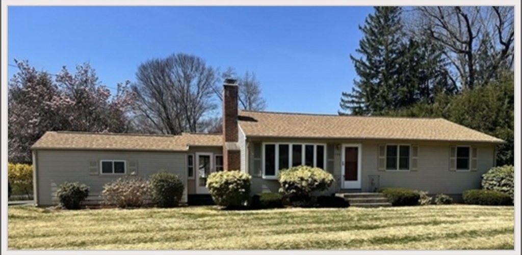 104 Albemarle Rd, Longmeadow, Massachusetts, 3 Bedrooms Bedrooms, 6 Rooms Rooms,2 BathroomsBathrooms,Residential Lease,For Rent,Albemarle Rd,73496888