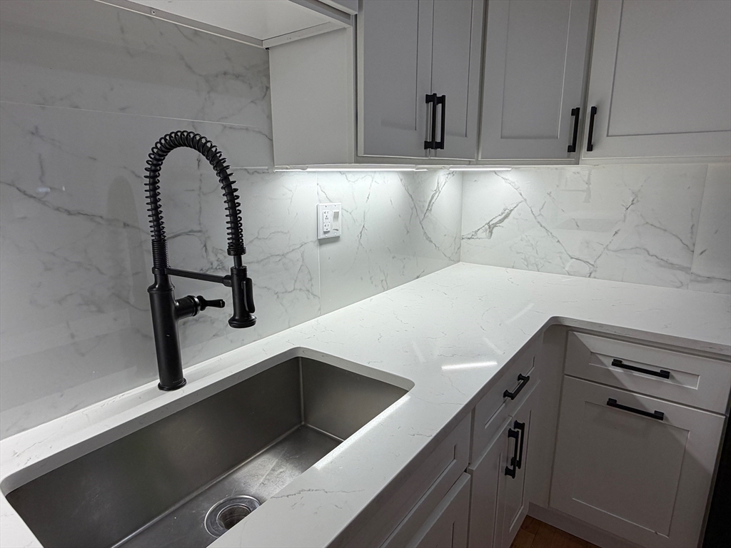 4 Chesterton St, Boston, Massachusetts, 3 Bedrooms Bedrooms, 5 Rooms Rooms,1 BathroomBathrooms,Residential Lease,For Rent,Chesterton St,73482310