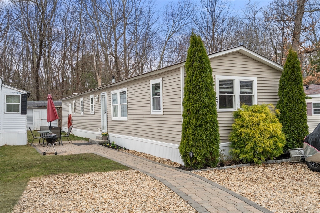 1790 Massachusetts Ave, Lunenburg, Massachusetts, 3 Bedrooms Bedrooms, 5 Rooms Rooms,1.5 BathroomsBathrooms,Residential,For Sale,Massachusetts Ave,73496899