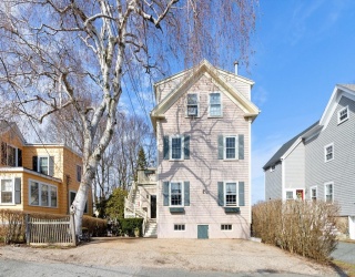 13 Linden Street, Marblehead, Massachusetts, 1 Bedroom Bedrooms, 4 Rooms Rooms,1 BathroomBathrooms,Residential,For Sale,Linden Street,73496938