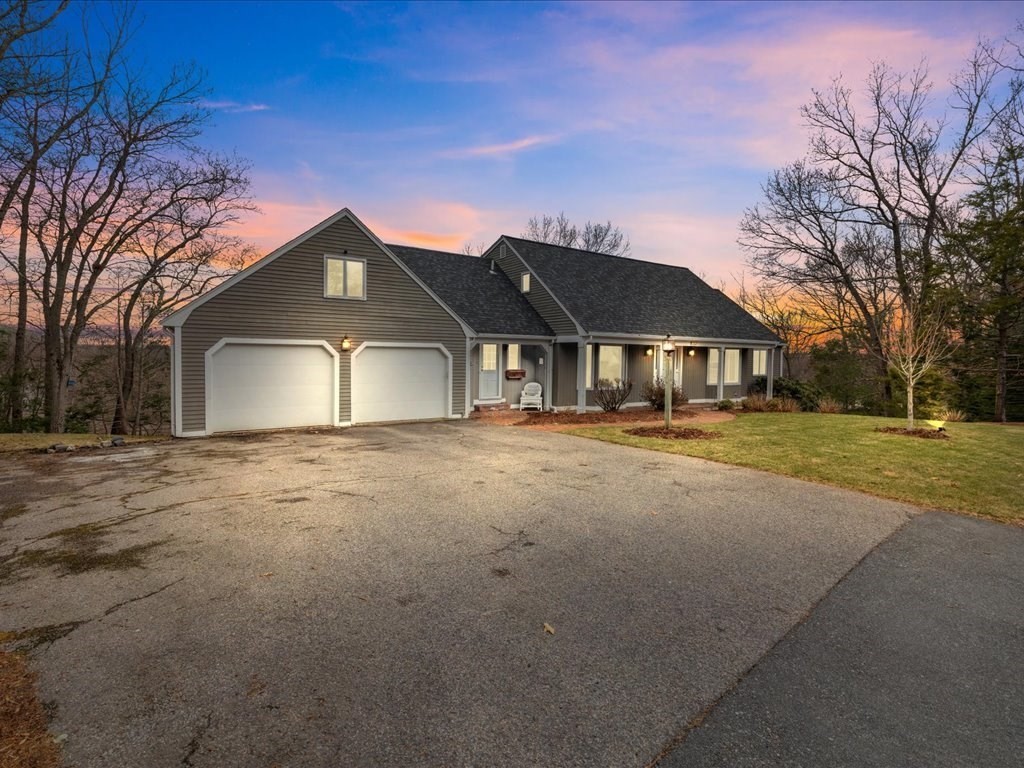 102 Spring Lane, Canton, Massachusetts, 3 Bedrooms Bedrooms, 8 Rooms Rooms,3 BathroomsBathrooms,Residential,For Sale,Spring Lane,73496943