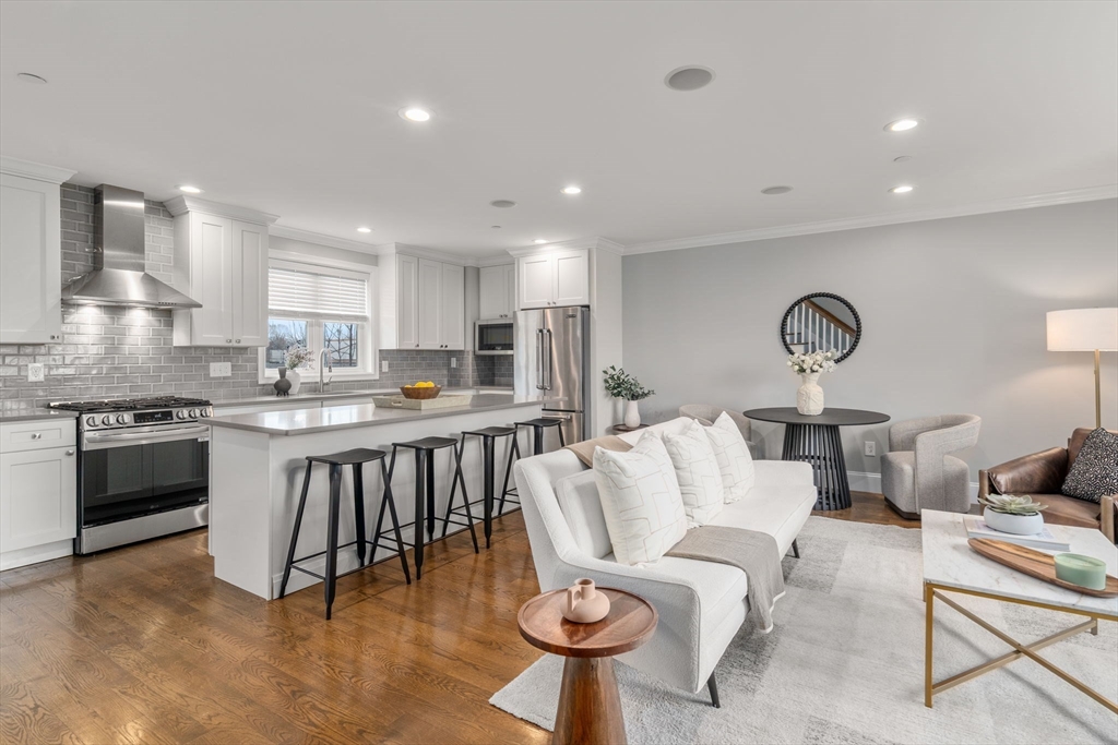 364 Neponset Ave, Boston, Massachusetts, 3 Bedrooms Bedrooms, 5 Rooms Rooms,2.5 BathroomsBathrooms,Residential,For Sale,Neponset Ave,73496957