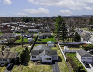 5 Helm St, South Hadley, Massachusetts, 3 Bedrooms Bedrooms, 7 Rooms Rooms,1 BathroomBathrooms,Residential,For Sale,Helm St,73496999