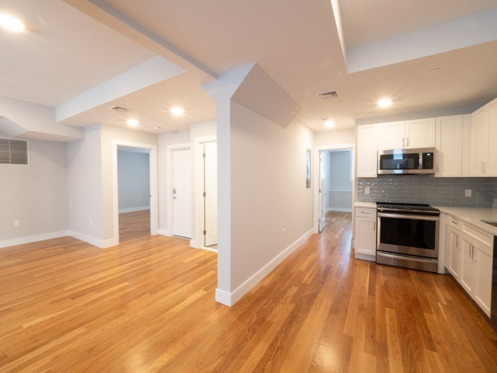 78 Gibbs Street, Brookline, Massachusetts, 2 Bedrooms Bedrooms, 5 Rooms Rooms,1 BathroomBathrooms,Residential Lease,For Rent,Gibbs Street,73496952