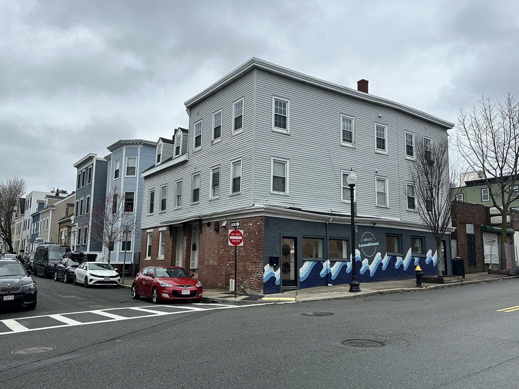 194-198 Bunker Hill St, Boston, Massachusetts, 10 Bedrooms Bedrooms, 34 Rooms Rooms,10 BathroomsBathrooms,Residential Income,For Sale,Bunker Hill St,73497042