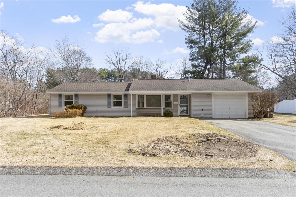 20 Donna Rd, Chelmsford, Massachusetts, 4 Bedrooms Bedrooms, 9 Rooms Rooms,1.5 BathroomsBathrooms,Residential,For Sale,Donna Rd,73497113