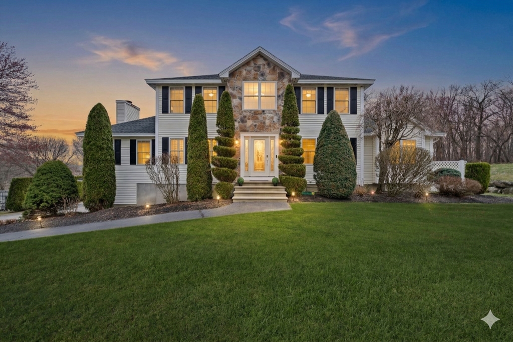 23 Carle Dr, Dracut, Massachusetts, 4 Bedrooms Bedrooms, 15 Rooms Rooms,3.5 BathroomsBathrooms,Residential,For Sale,Carle Dr,73497052