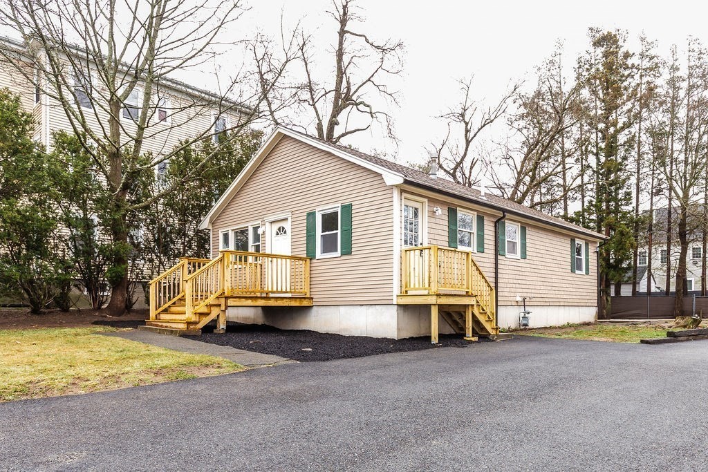 105 Arthur St, Brockton, Massachusetts, 3 Bedrooms Bedrooms, 5 Rooms Rooms,1 BathroomBathrooms,Residential,For Sale,Arthur St,73496961