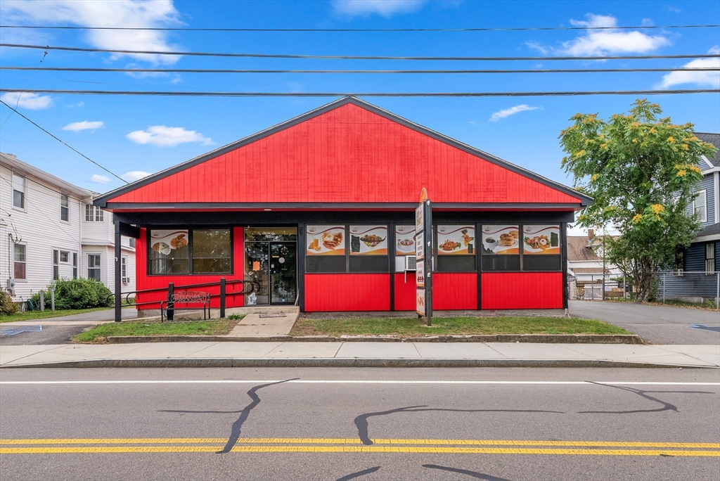296 Main St, Milford, Massachusetts, ,Commercial Sale,For Sale,Main St,73432251