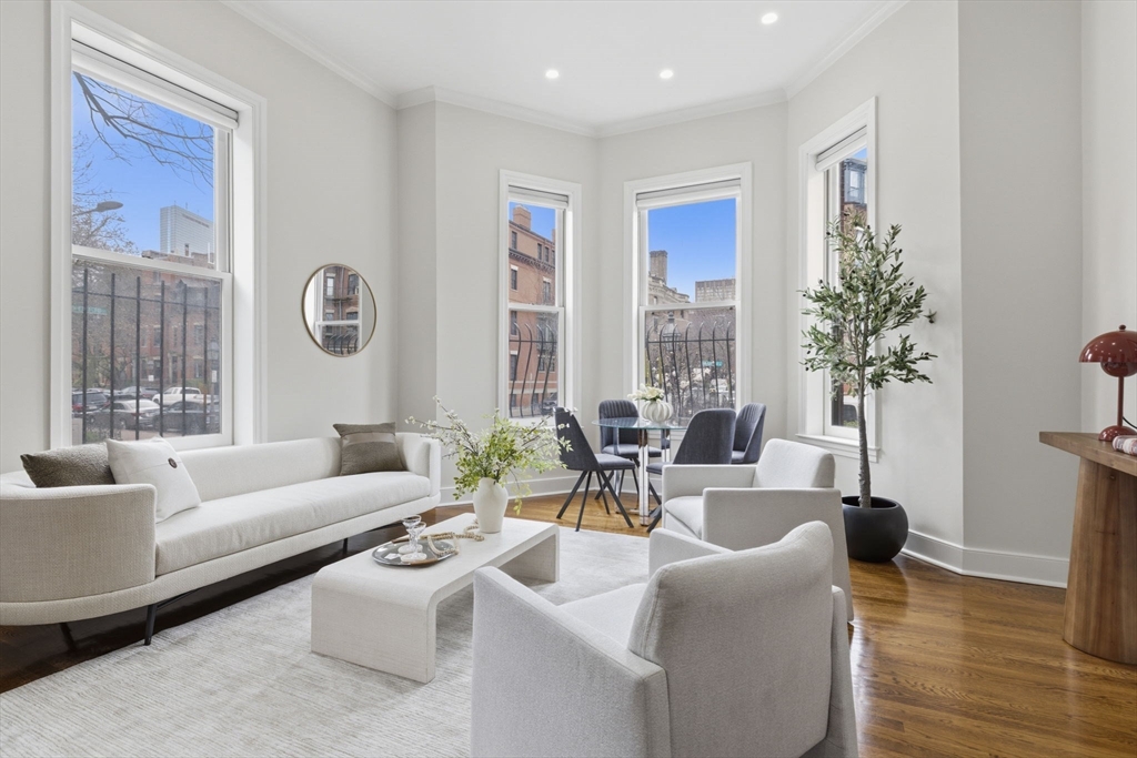 363 Marlborough St, Boston, Massachusetts, 1 Bedroom Bedrooms, 4 Rooms Rooms,1 BathroomBathrooms,Residential,For Sale,Marlborough St,73497021