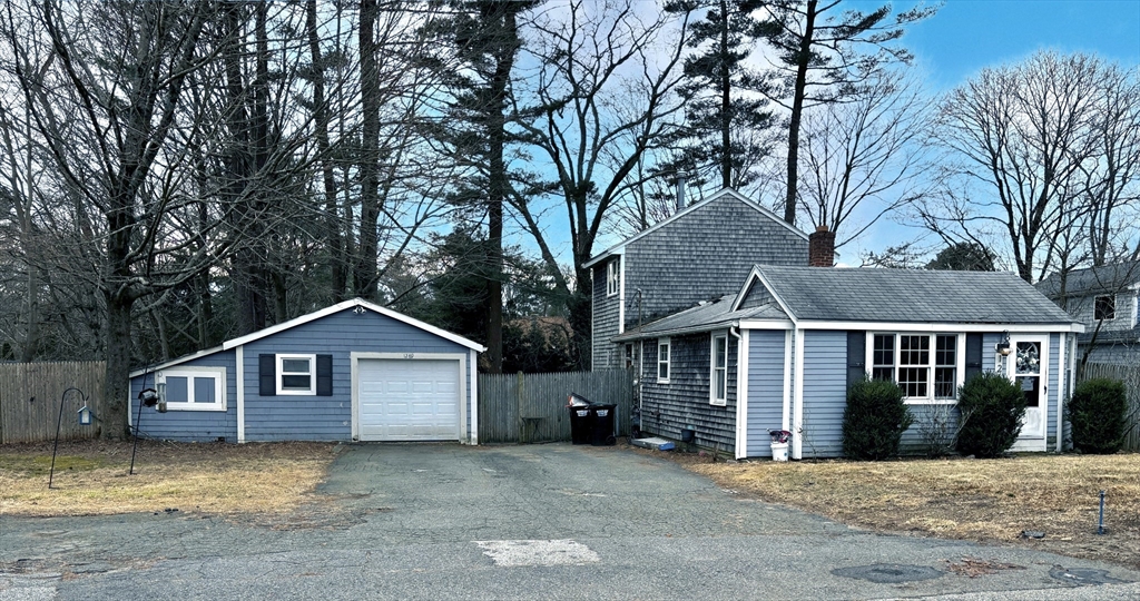 1269 Whitman St, Hanson, Massachusetts, 3 Bedrooms Bedrooms, 4 Rooms Rooms,1 BathroomBathrooms,Residential,For Sale,Whitman St,73468904