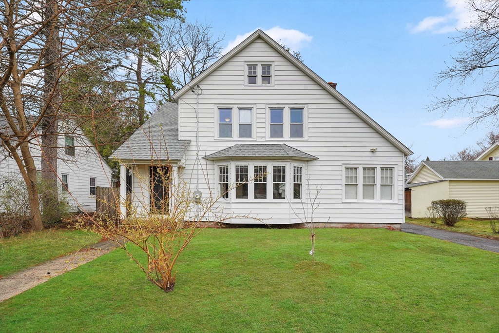 16 Fenimore Blvd, Springfield, Massachusetts, 3 Bedrooms Bedrooms, 7 Rooms Rooms,1.5 BathroomsBathrooms,Residential,For Sale,Fenimore Blvd,73495366