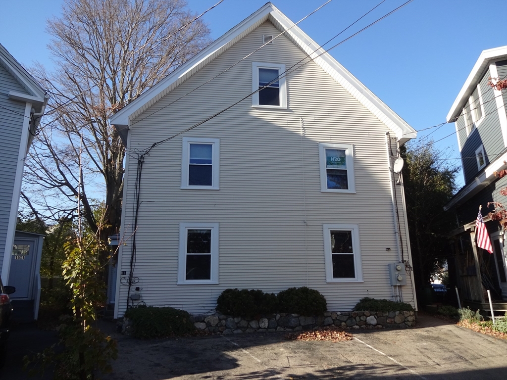 11 Crescent Square, Newton, Massachusetts, 1 Bedroom Bedrooms, 3 Rooms Rooms,1 BathroomBathrooms,Residential Lease,For Rent,Crescent Square,73497056