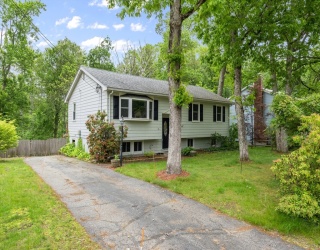 13 Karen Cir, Holliston, Massachusetts, 3 Bedrooms Bedrooms, 7 Rooms Rooms,1 BathroomBathrooms,Residential,For Sale,Karen Cir,73484520