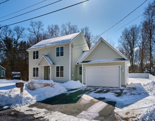 6 Wilton Rd, Easthampton, Massachusetts, 3 Bedrooms Bedrooms, 6 Rooms Rooms,2.5 BathroomsBathrooms,Residential,For Sale,Wilton Rd,73480186