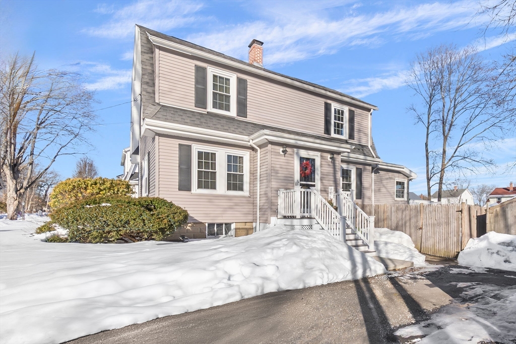 124 S Park St, Haverhill, Massachusetts, 3 Bedrooms Bedrooms, 7 Rooms Rooms,1.5 BathroomsBathrooms,Residential,For Sale,S Park St,73482287