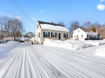 10 Clark St, Danvers, Massachusetts, 3 Bedrooms Bedrooms, 7 Rooms Rooms,2 BathroomsBathrooms,Residential,For Sale,Clark St,73476938 10 Clark St, Danvers, Massachusetts, 3 Bedrooms Bedrooms, 7 Rooms Rooms,2 BathroomsBathrooms,Residential,For Sale,Clark St,73476938