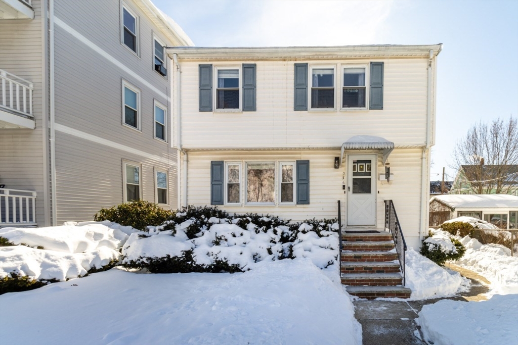 236 Fellsway W, Medford, Massachusetts, 3 Bedrooms Bedrooms, 7 Rooms Rooms,1.5 BathroomsBathrooms,Residential,For Sale,Fellsway W,73474123