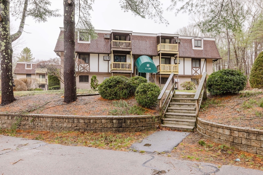 16 Erick Road, Mansfield, Massachusetts, 1 Bedroom Bedrooms, 4 Rooms Rooms,1 BathroomBathrooms,Residential,For Sale,Erick Road,73497164