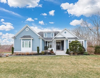 105 Palmer River Rd, Swansea, Massachusetts, 4 Bedrooms Bedrooms, 8 Rooms Rooms,2.5 BathroomsBathrooms,Residential,For Sale,Palmer River Rd,73497168