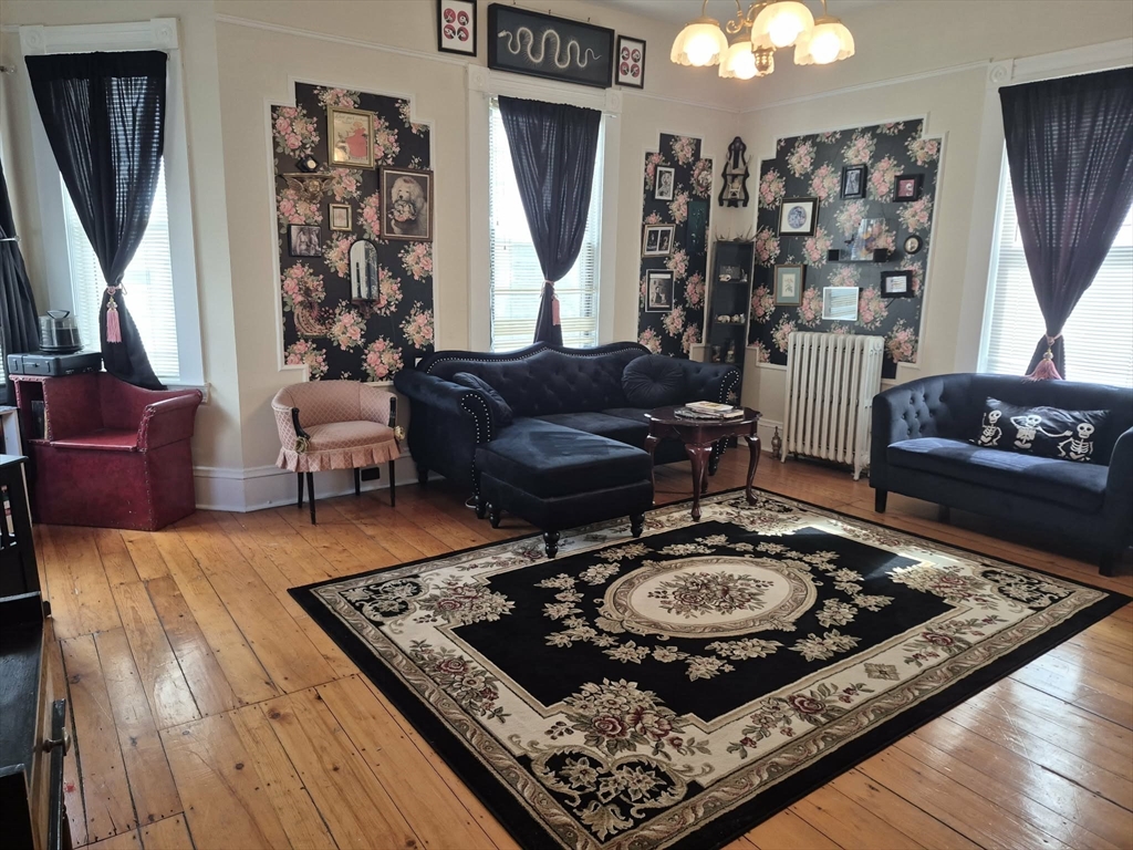 445 Beech Street, Boston, Massachusetts, 1 Bedroom Bedrooms, 4 Rooms Rooms,1 BathroomBathrooms,Residential Lease,For Rent,Beech Street,73497175