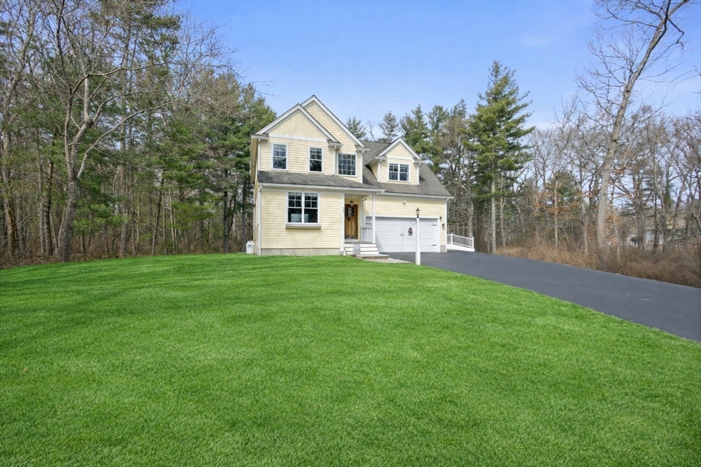 33 Glebe St, Taunton, Massachusetts, 3 Bedrooms Bedrooms, 6 Rooms Rooms,2.5 BathroomsBathrooms,Residential,For Sale,Glebe St,73497217