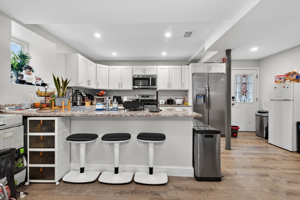 1684 N. Shore Rd, Revere, Massachusetts, 8 Bedrooms Bedrooms, 13 Rooms Rooms,4.5 BathroomsBathrooms,Residential Income,For Sale,N. Shore Rd,73497216