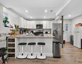 1684 N. Shore Rd, Revere, Massachusetts, 8 Bedrooms Bedrooms, 13 Rooms Rooms,4.5 BathroomsBathrooms,Residential Income,For Sale,N. Shore Rd,73497216