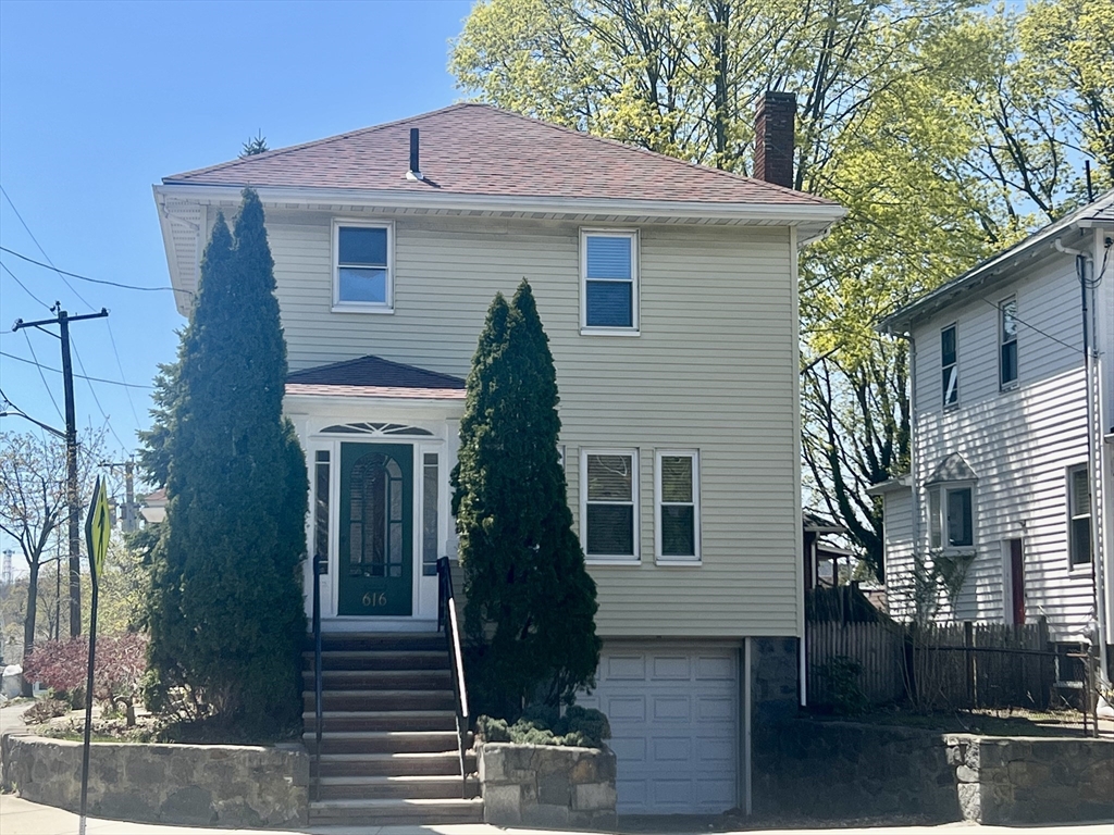 616 Adams Sr, Quincy, Massachusetts, 3 Bedrooms Bedrooms, 6 Rooms Rooms,1 BathroomBathrooms,Residential Lease,For Rent,Adams Sr,73497228
