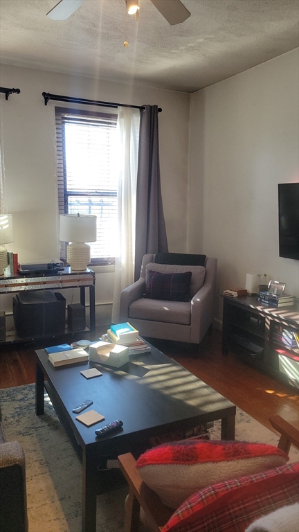 132 Union Park Street, Boston, Massachusetts, 1 Bedroom Bedrooms, 4 Rooms Rooms,1 BathroomBathrooms,Residential Lease,For Rent,Union Park Street,73497280