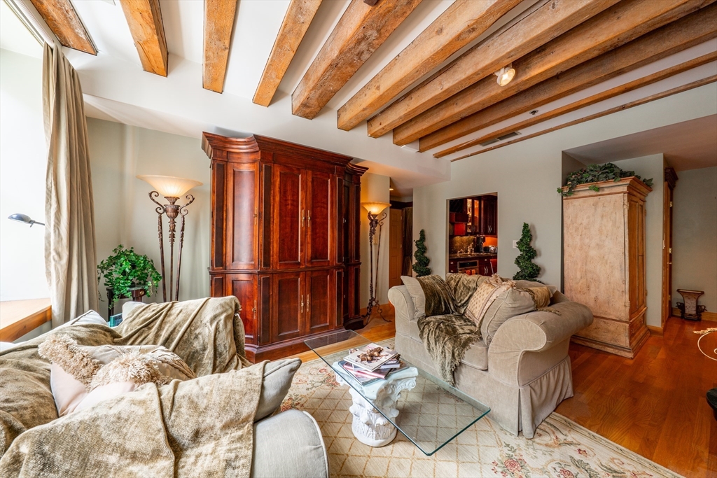 100 Fulton St, Boston, Massachusetts, 1 Bedroom Bedrooms, 4 Rooms Rooms,1 BathroomBathrooms,Residential,For Sale,Fulton St,73497314