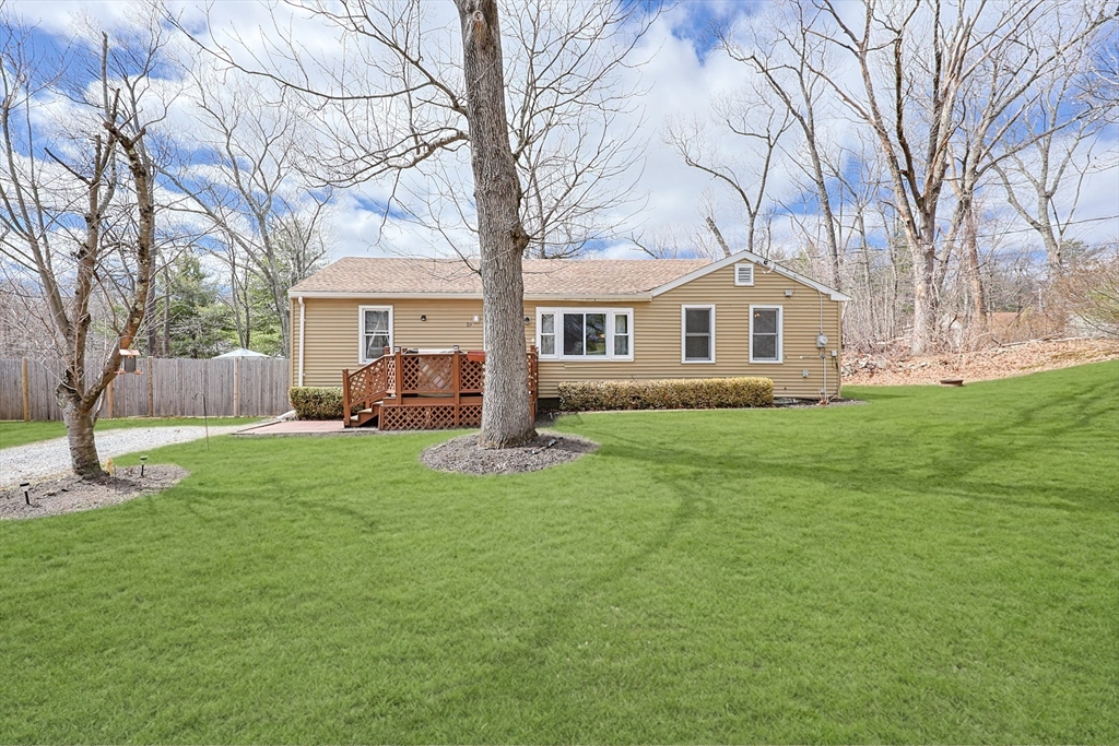 19 Passway 3, Worcester, Massachusetts, 2 Bedrooms Bedrooms, 5 Rooms Rooms,1 BathroomBathrooms,Residential,For Sale,Passway 3,73497344