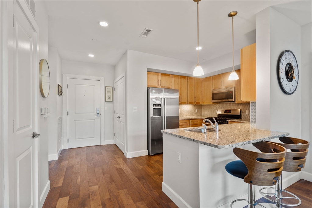 1501 Commonwealth, Boston, Massachusetts, 2 Bedrooms Bedrooms, 4 Rooms Rooms,2 BathroomsBathrooms,Residential Lease,For Rent,Commonwealth,73497285