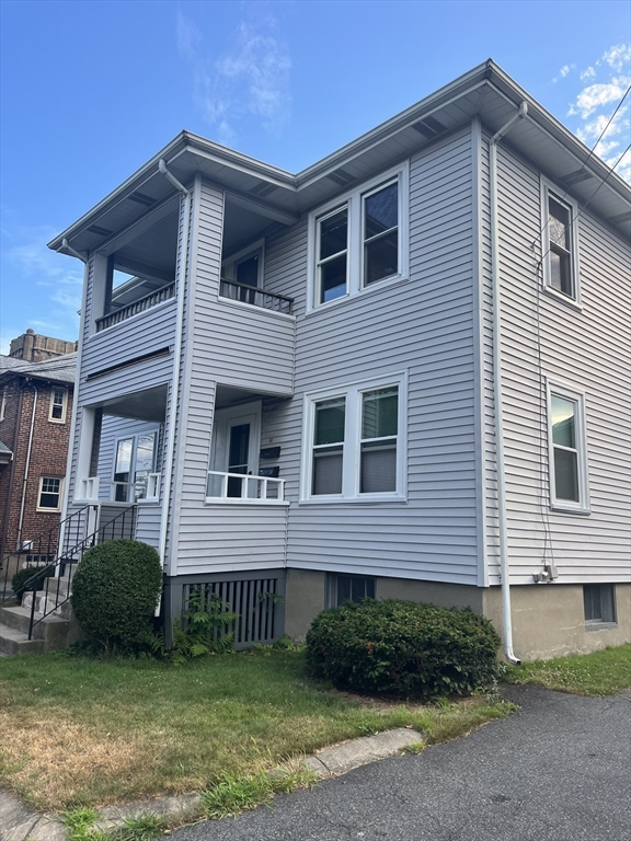 16 Eddy Street, Waltham, Massachusetts, 1 Bedroom Bedrooms, 5 Rooms Rooms,1 BathroomBathrooms,Residential Lease,For Rent,Eddy Street,73497357
