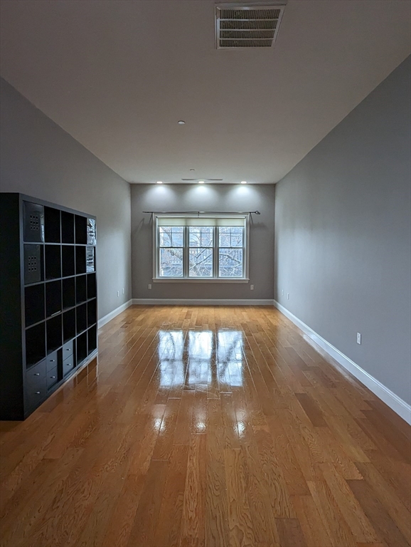 655 East Second, Boston, Massachusetts, 2 Bedrooms Bedrooms, 4 Rooms Rooms,2 BathroomsBathrooms,Residential Lease,For Rent,East Second,73497297