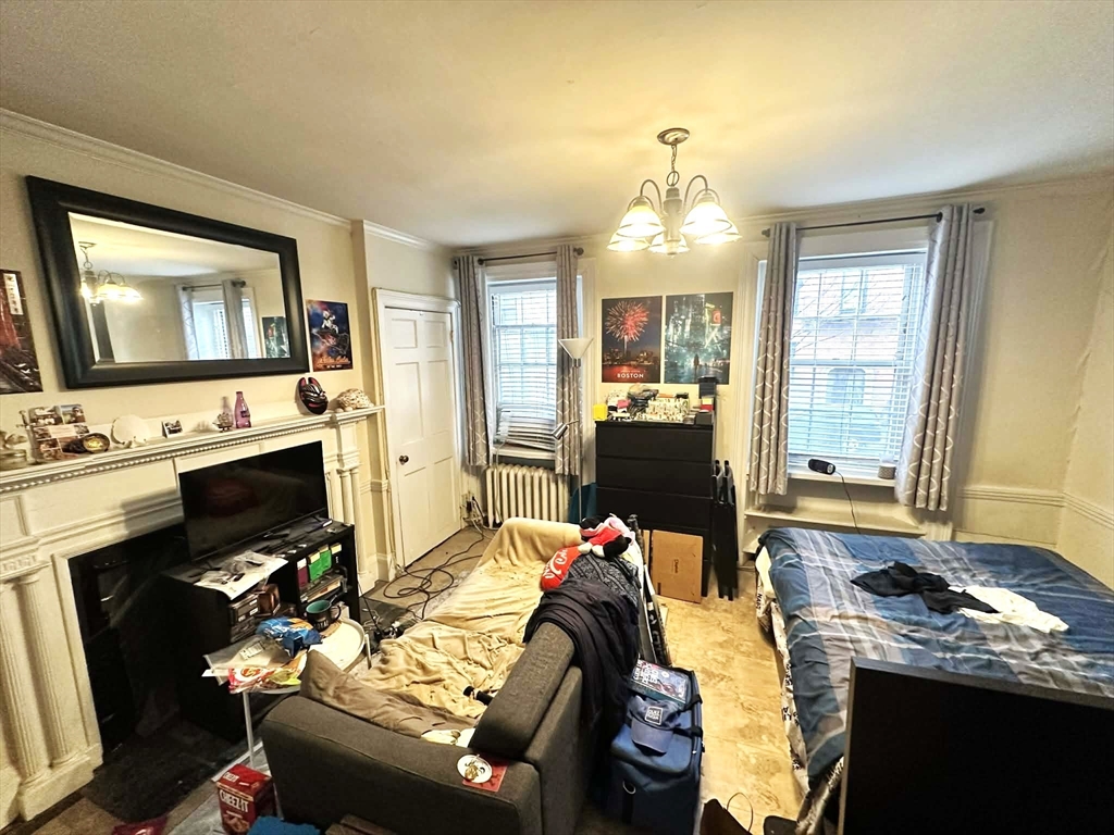 83 Charles Street, Boston, Massachusetts, 3 Rooms Rooms,1 BathroomBathrooms,Residential Lease,For Rent,Charles Street,73497299