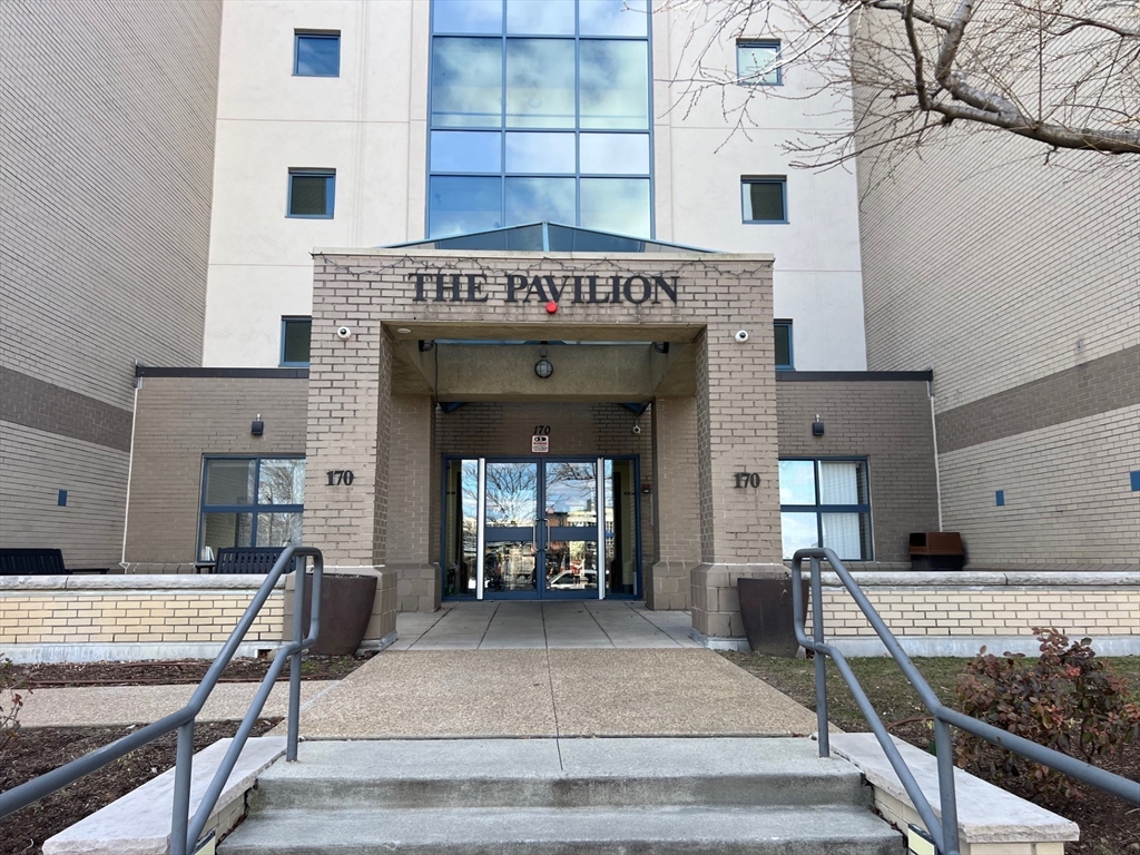 170 Gore Street, Cambridge, Massachusetts, 2 Bedrooms Bedrooms, 4 Rooms Rooms,2 BathroomsBathrooms,Residential Lease,For Rent,Gore Street,73497368